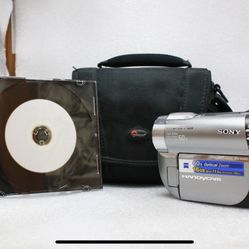 Sony Handycam DCR-DVD850 Digital Camcorder – Tested working – Excellent