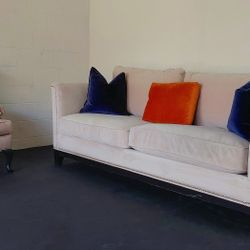 FREE DELIVERY!!!!
Johnathan Louis Furniture: Gorgeous Creamy Couch Set!!!