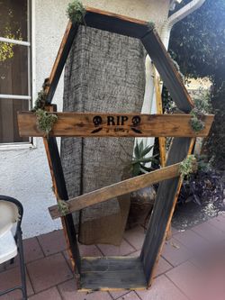 Free Coffin Photo Op
