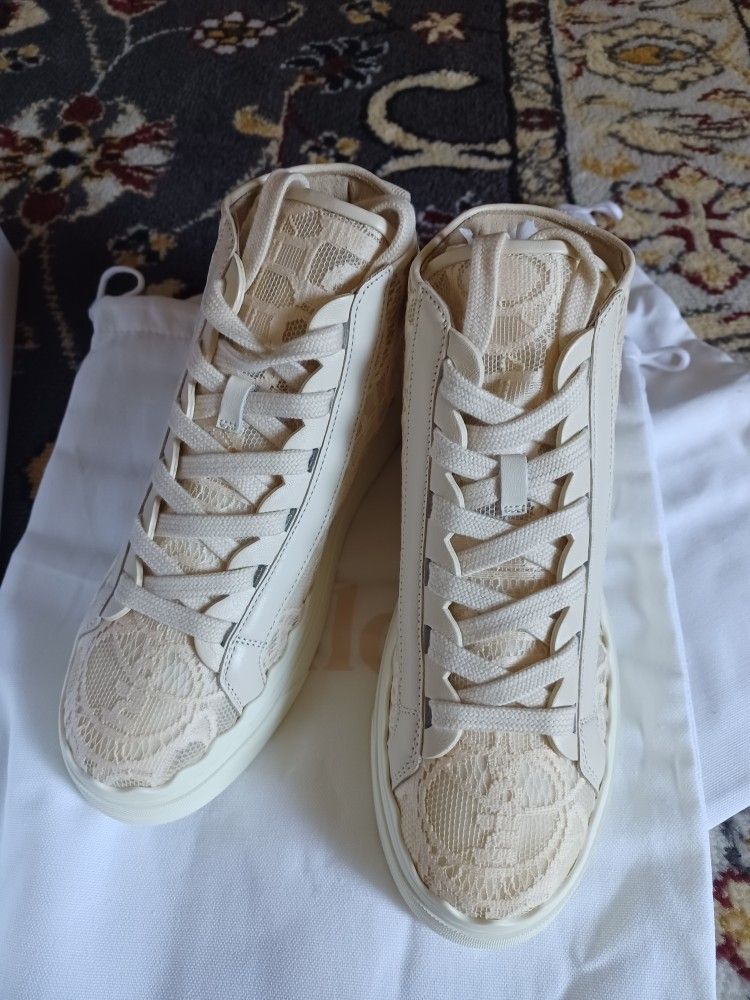Chloé
Women's Lauren Lace Mid Top Sneakers