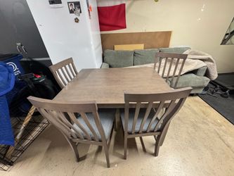 5 =ie w dining set