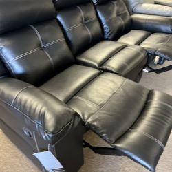 Stunning Very Nice Reclining Couch 