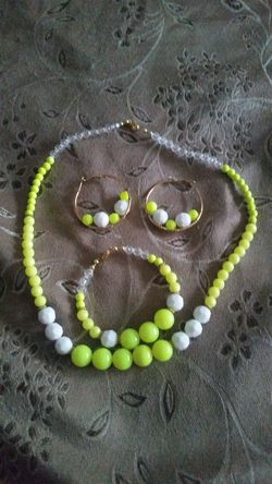 Necklace set
