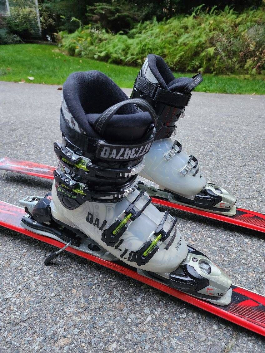 Skis And Boots Set