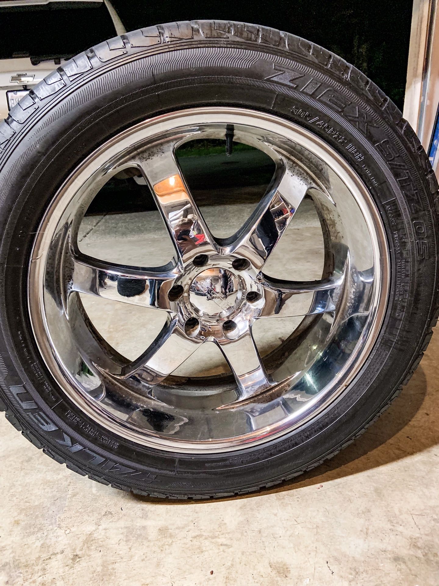 CHROME 6-SPOKE RIMS AND TIRES