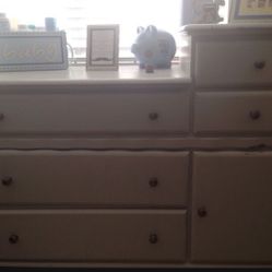 Dresser With Changing Table 