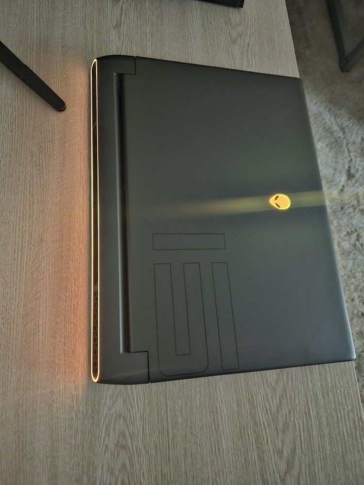 M15 R9 Alienware Gaming PC With Extra Keyboard Monitor Mouse Cooling