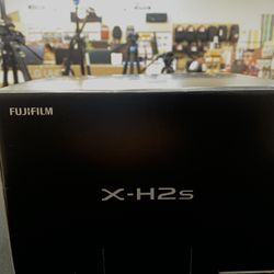 Fujifilm X-H2S