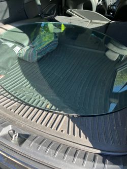 Round glass tabletop