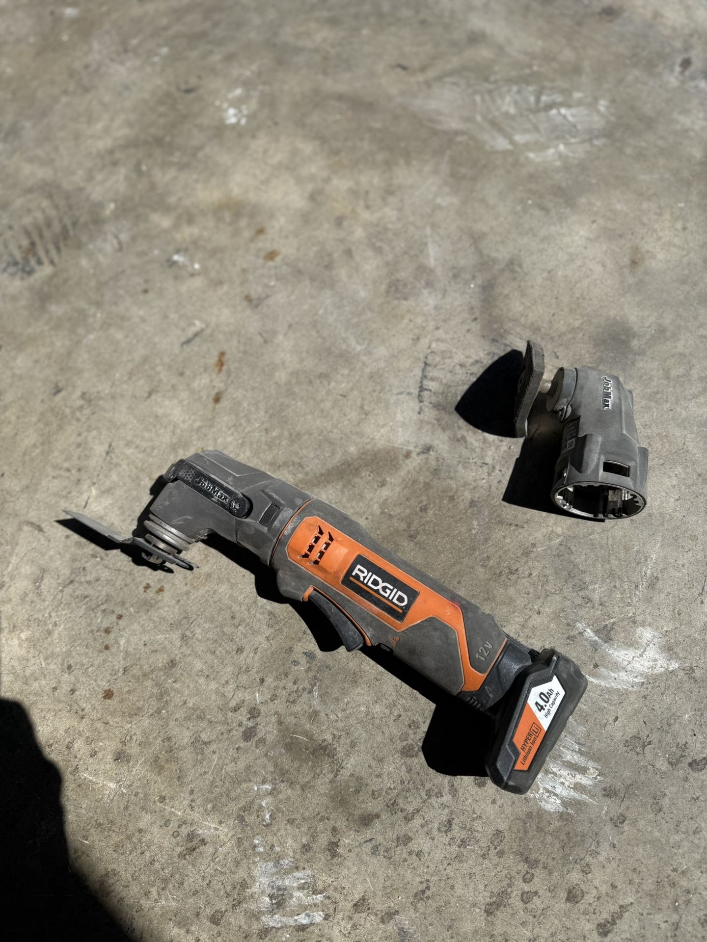 12 V Ridgid Oscillating Tool.
