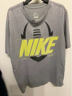 Nike Mens Gray Short Sleeve Graphic Tshirt, size Xl