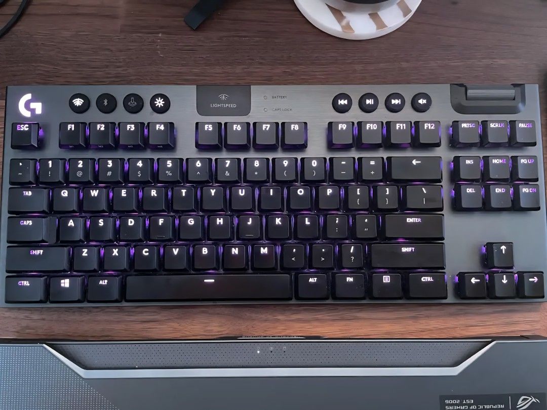 Logitech G915 LIGHTSPEED Wireless Mechanical Tactile Switch Keyboard