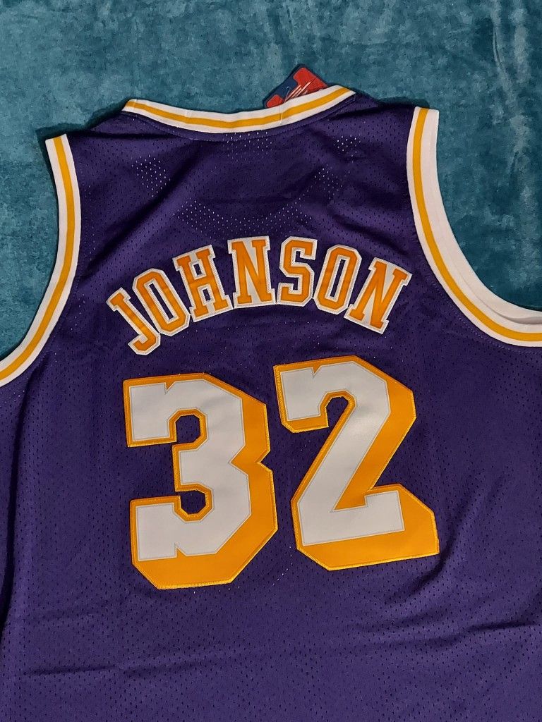 Men's XL New Lakers Johnson Stitched Jersey 