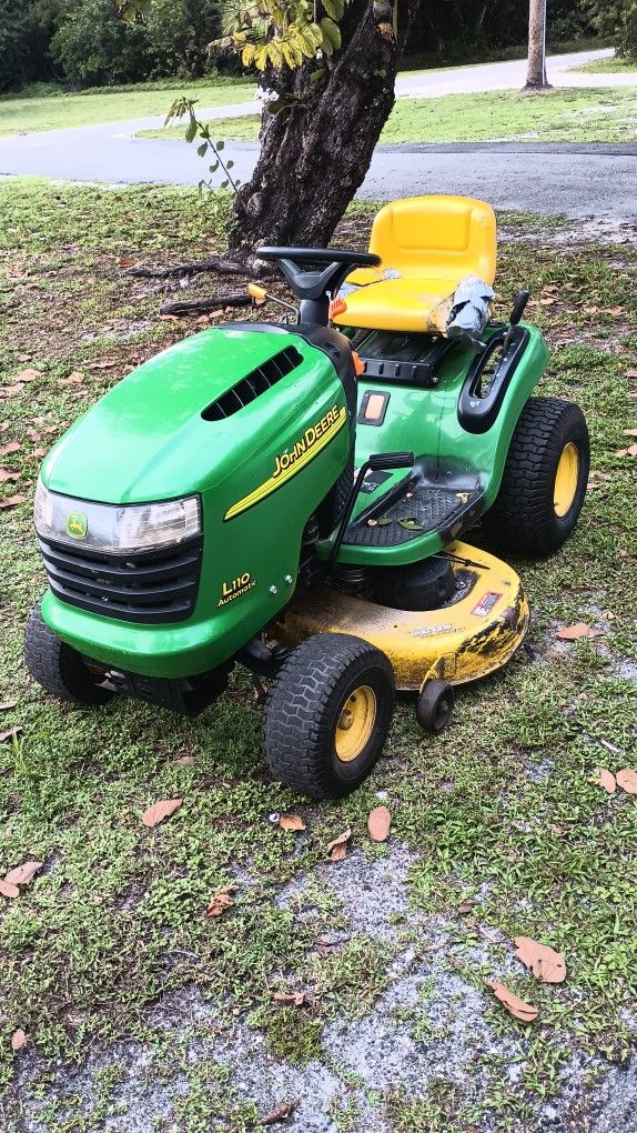 John Deere L 110