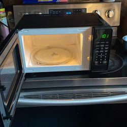 Small Microwave 16 1/2 By 13