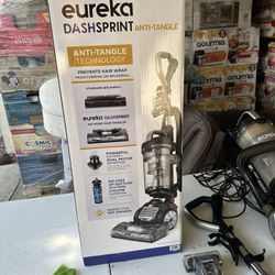 Eureka Dash Sprint Anti-Tangle Upright Vacuum Cleaner NEU612