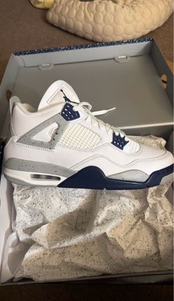 Jordan 4 Midnight Navy size 10.5
