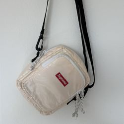 Supreme FW17 White Cross-body Shoulder Bag
