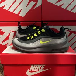 Nike Air Max Axis