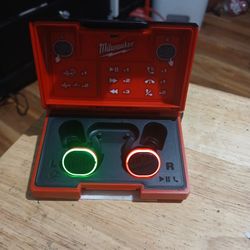 Milwaukee Jobsite Earbuds 