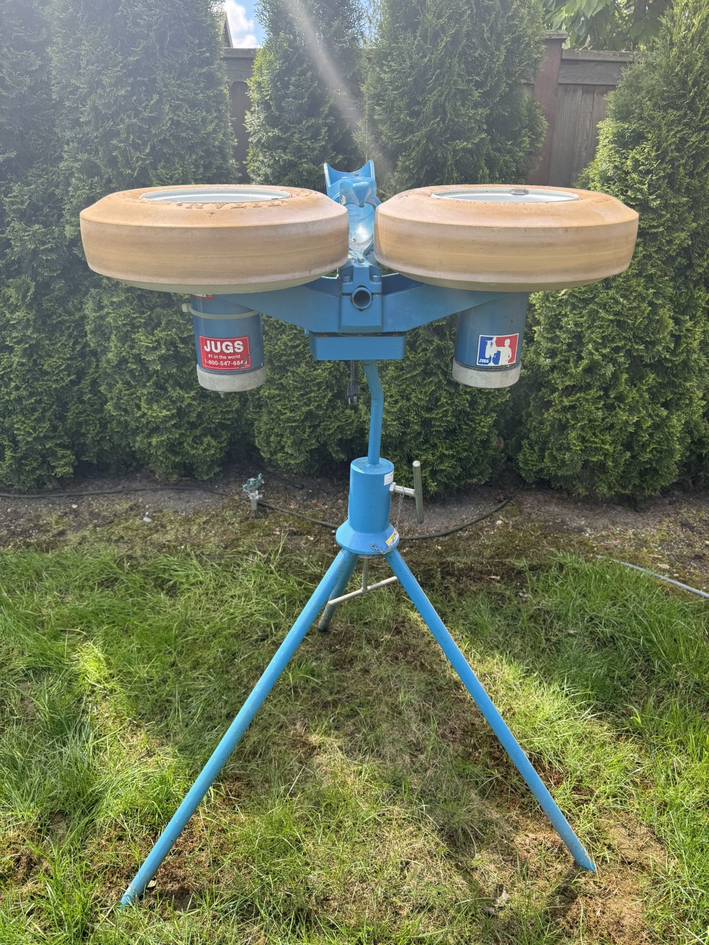 Jugs 2 Wheel Baseball / Softball / Cricket Pitching Machine