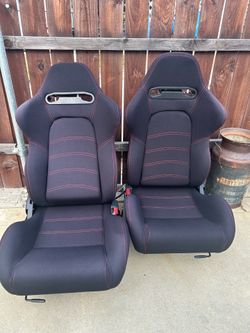 racing/bucket seats