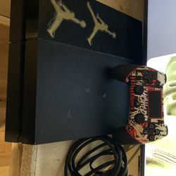 Asking 125 Works Fine It Comes Whit Cable And Games