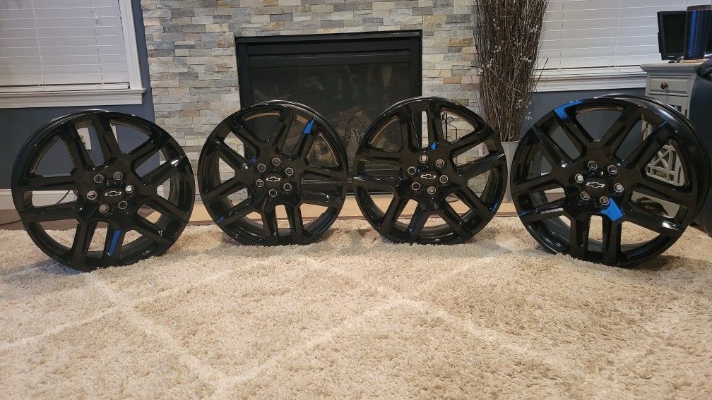 GM 84208837 20" x 8" 5 split-spoke gloss black wheels