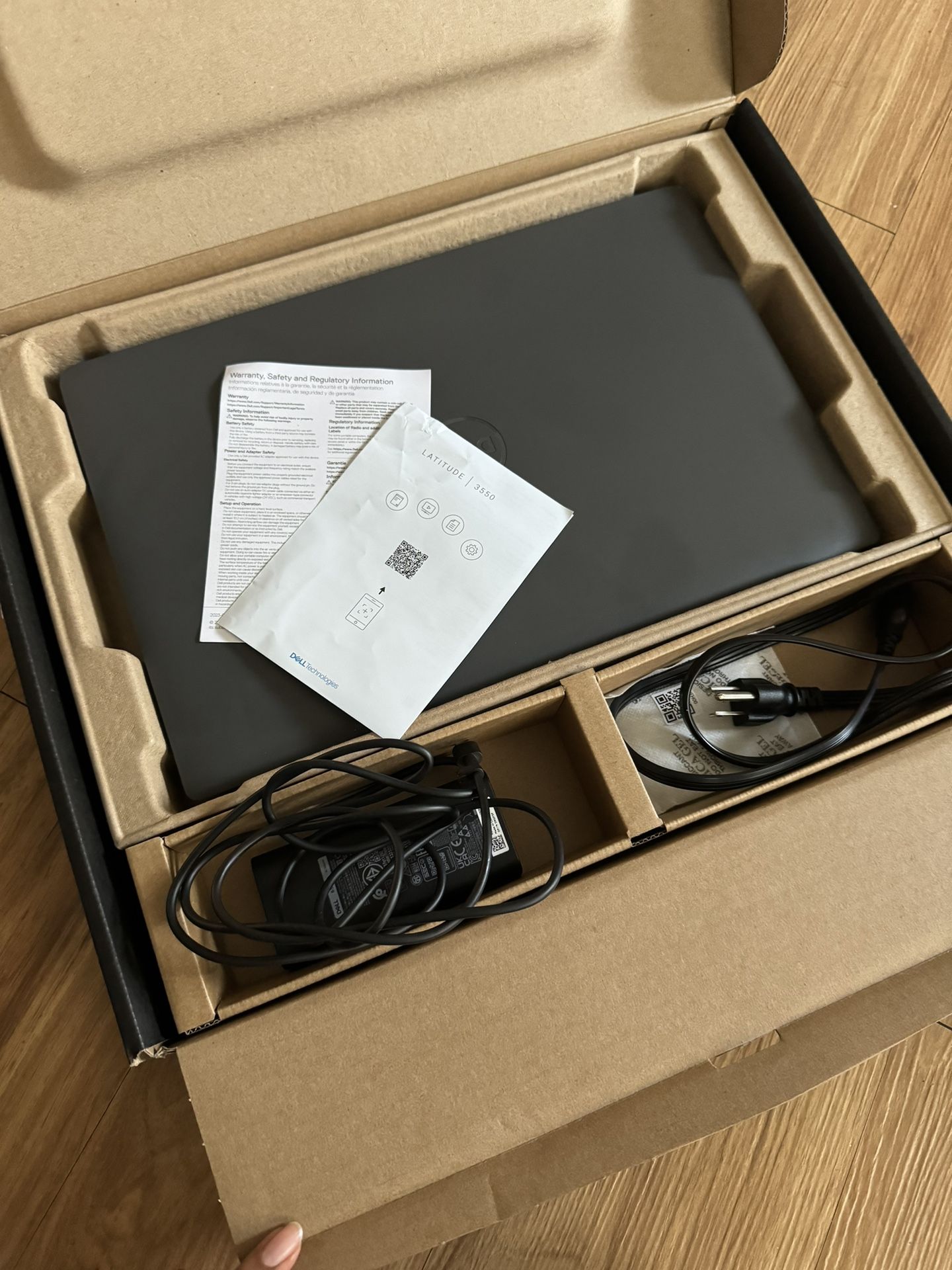 Dell Latitude 3550 Laptop (512 GB)