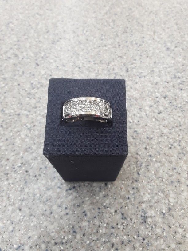 Mens 10kt White Gold Wedding Band With Diamonds