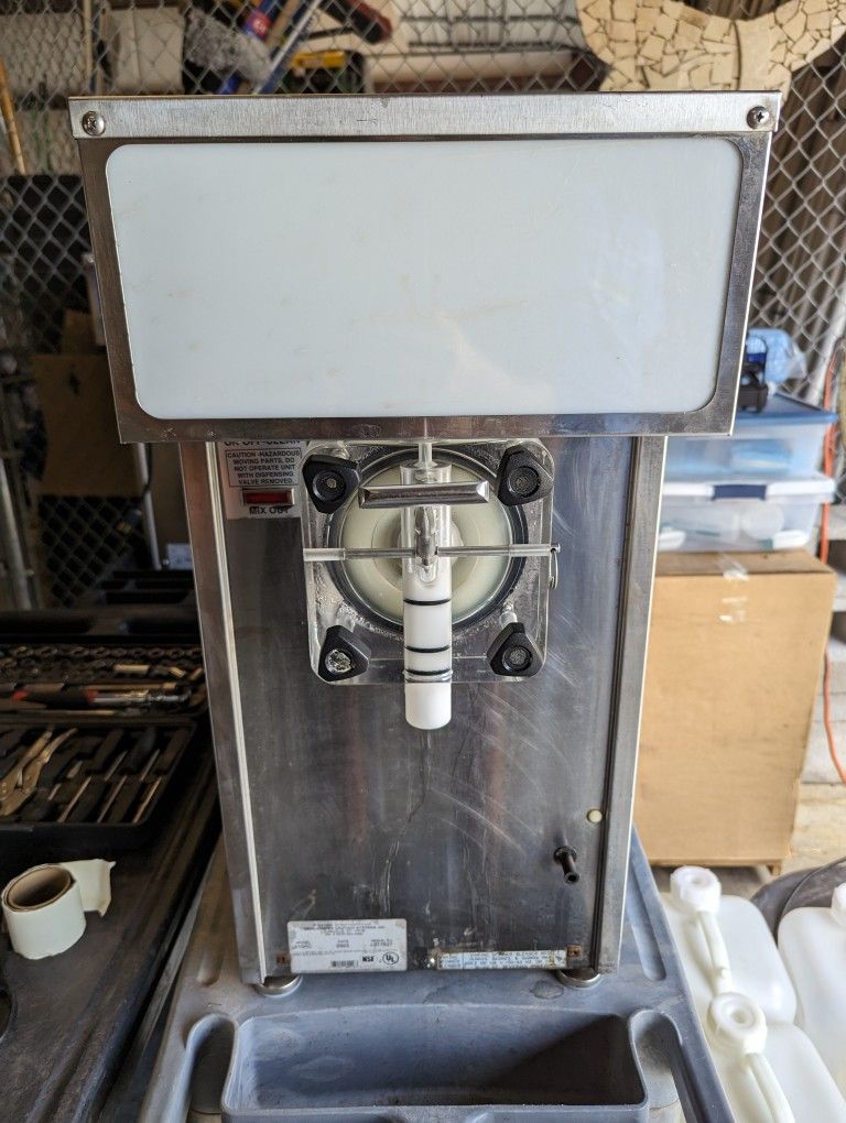 Grindmaster Crathco 3311 Frozen Drink Margarita Machine for