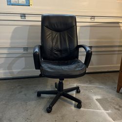 OFFICE CHAIR