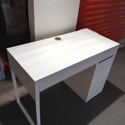 Desk 41x29x19 