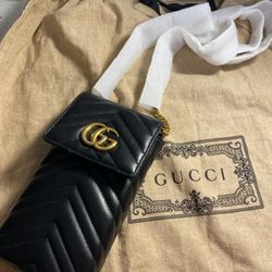 
Used Excellent Condition Gucci Black Marmont phone leather crossbody bag 