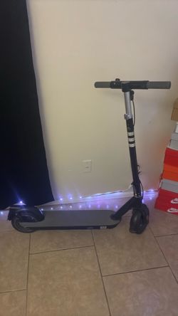 Electric scooter (OKAI) w/charger