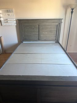 Queen sized Gray Wood Platform Bed Frame with Headboard