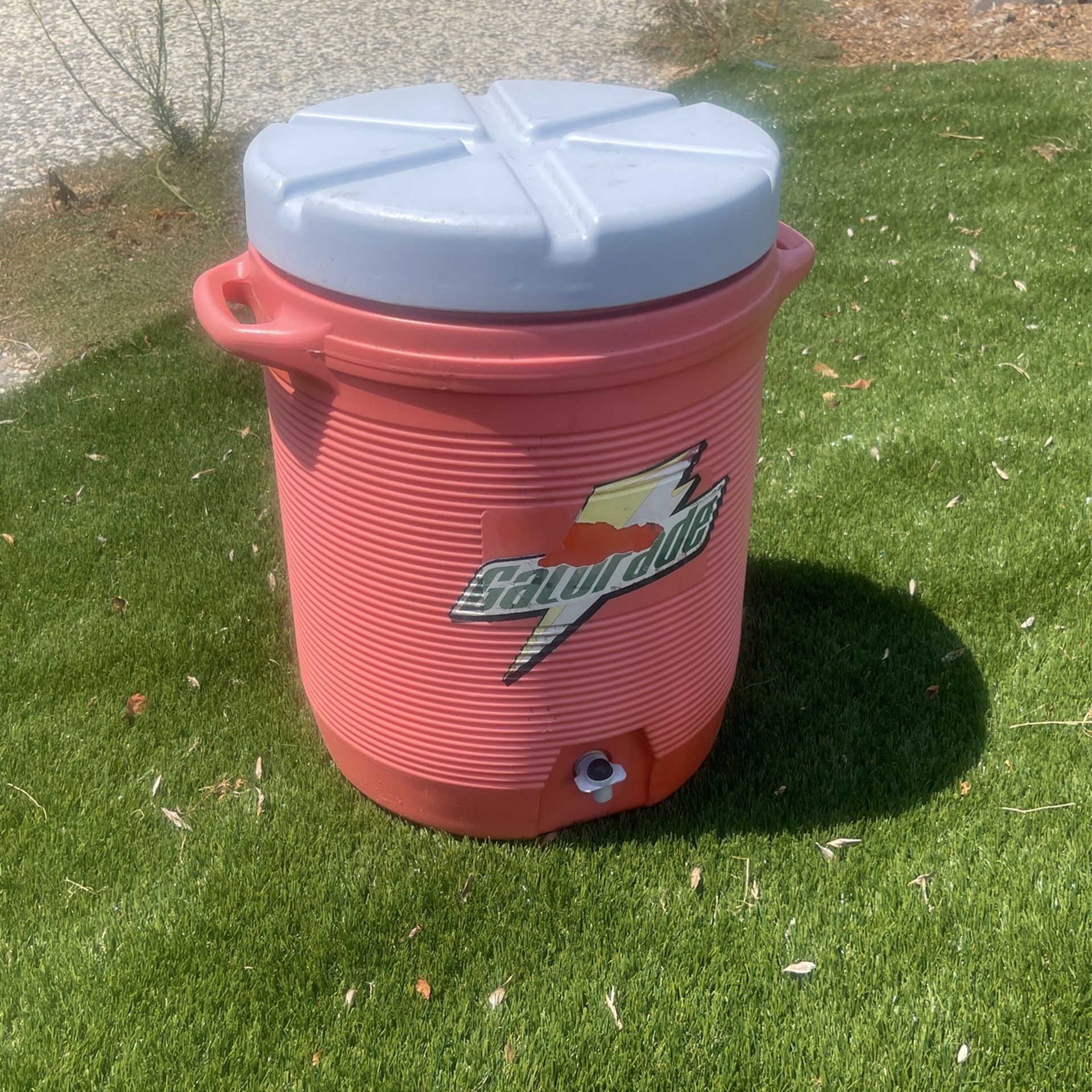 Large Vintage Gatorade Cooler