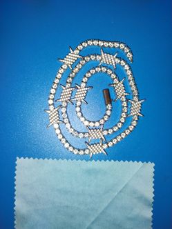Diamond and white gold barb wire tennis chain