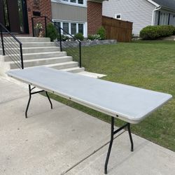8 Ft Long outdoor/indoor Catering Table