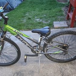 Trek 3700 26" MOUNTAIN BIKE 