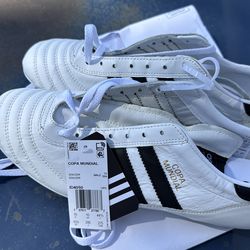 Selling adidas copa mundial.