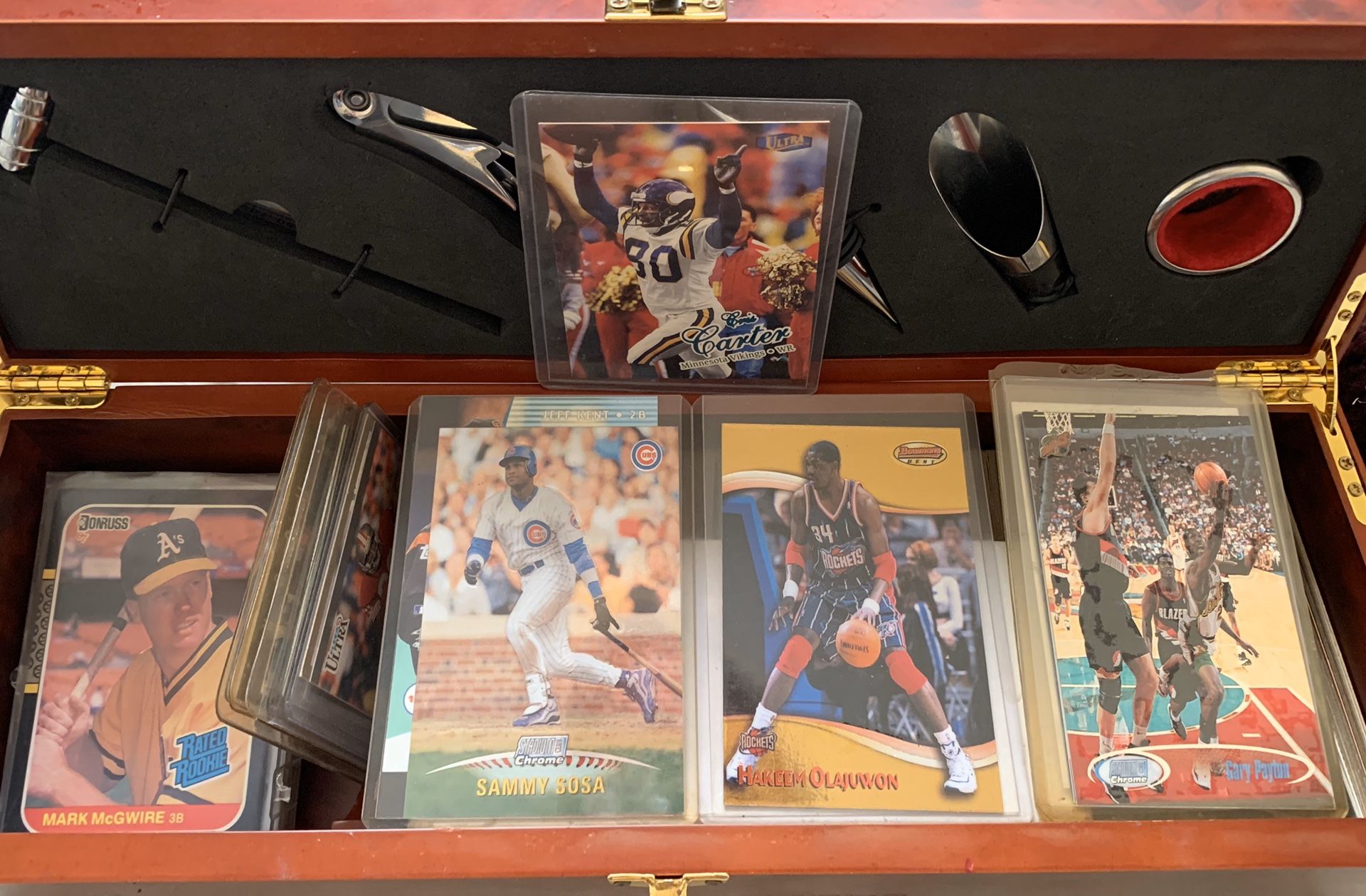 Fleer, Donruss, Pinnacle, Legends, Stadium, and more Sports Trading Cards