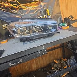 14 15 16 17 18 BMW X5 OEM Right Headlight Assembly HID