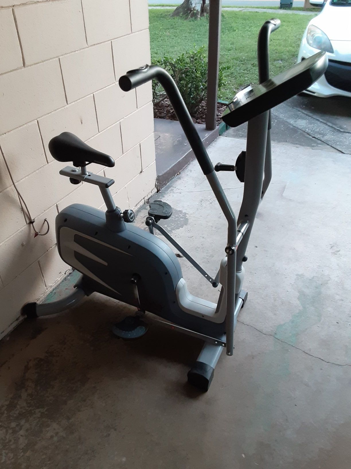 Sunny health and fitness exercise bike