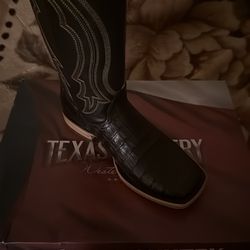 100% Caiman Skin Boots.  Size 8
