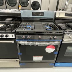 Frigidaire 5.0 cu. ft. Gas Range with True Convection Self-Cleaning Oven in Black Stainless Steel with Air Fry
