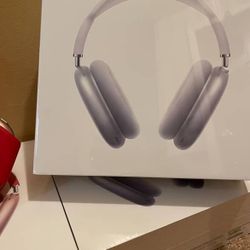 airpod maxes 