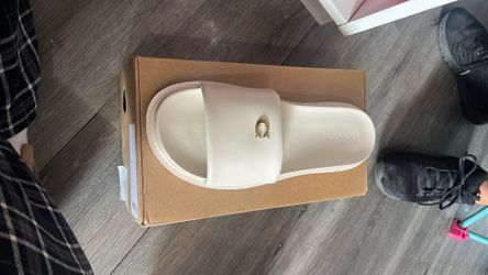 Coach slides size 11