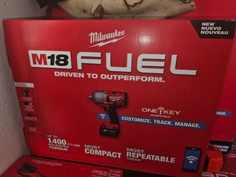 NEW Milwaukee 1/2 High Torque impact kit