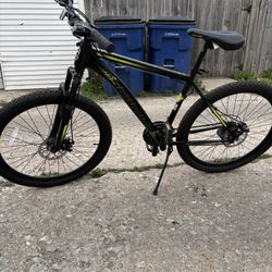26” Schwinn Sidewinder Mountain/Comfort bike Medium Sized frame For Riders 5’1”-6’